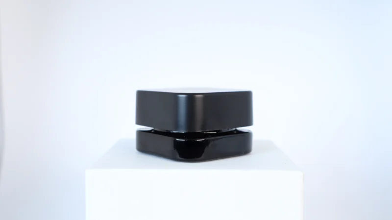 omni square with lid